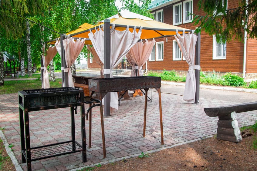 Comment choisir une bâche de pergola sur mesure ?